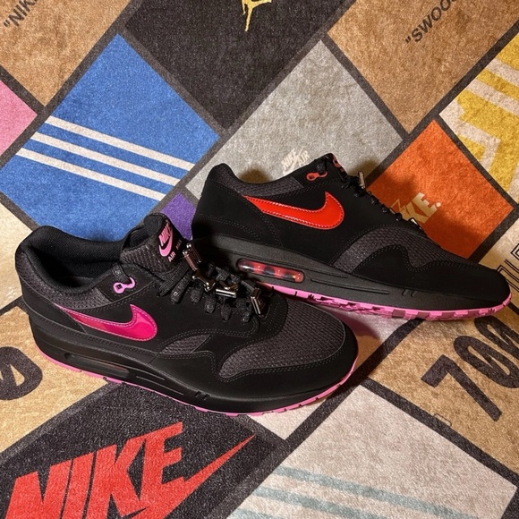 Nike Air Max 1 'Valentine's Day'‎ Black Playful Pink Rose Sneakers Men’s Size 12